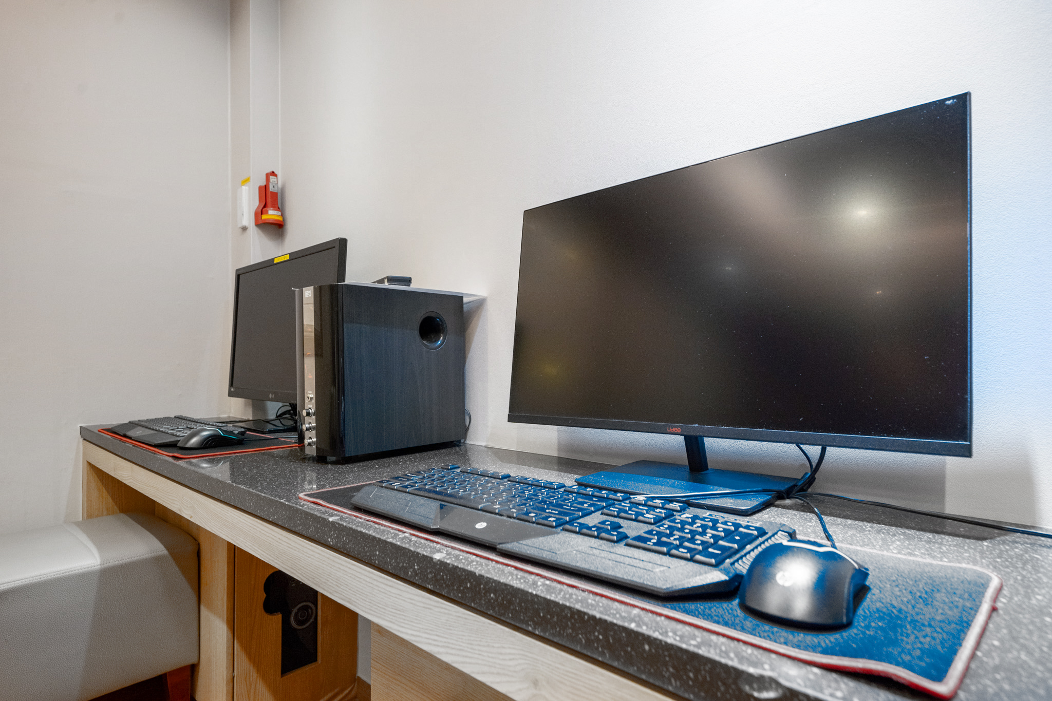 room detail thumbnail 1