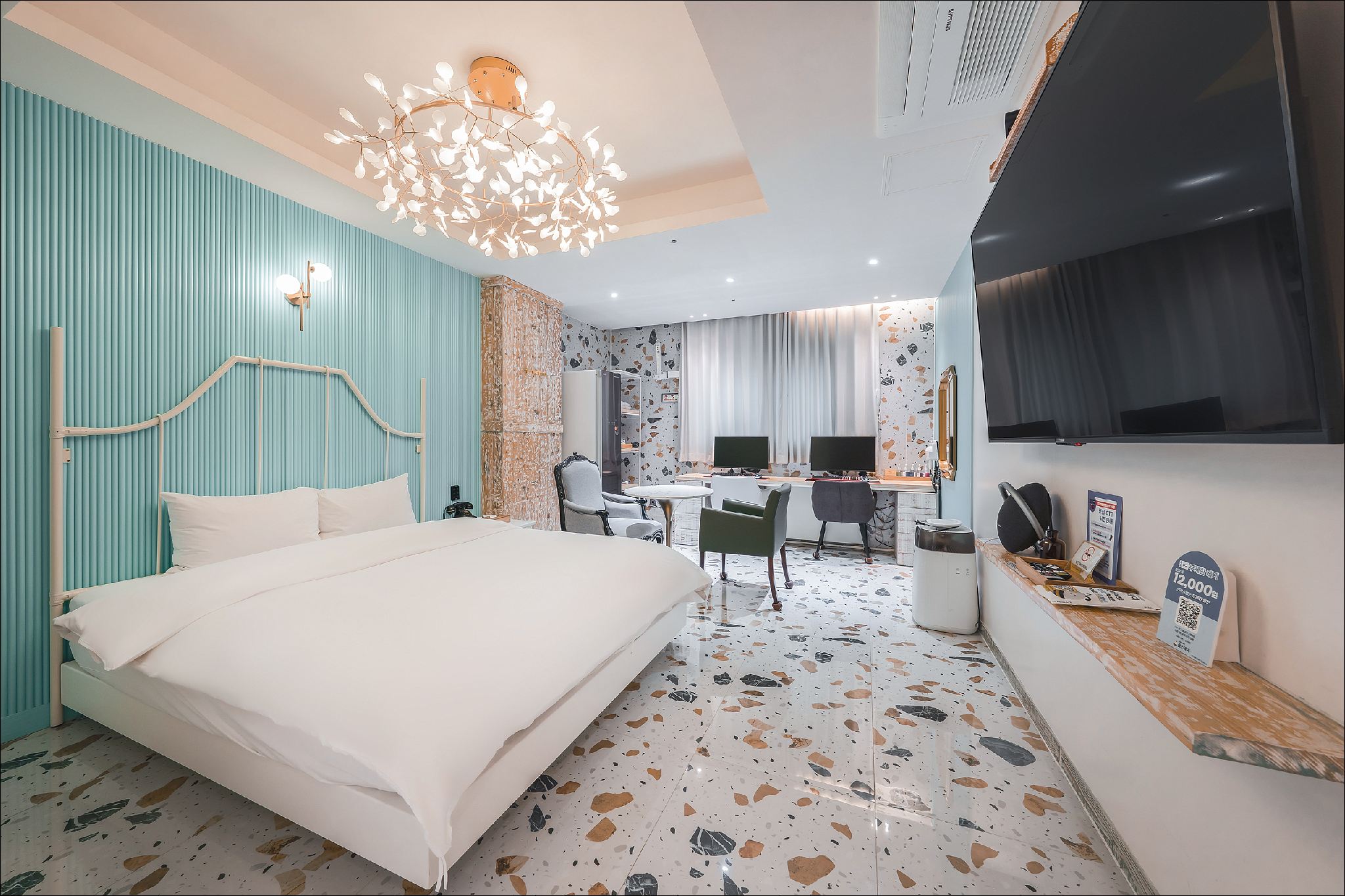 room detail thumbnail 0