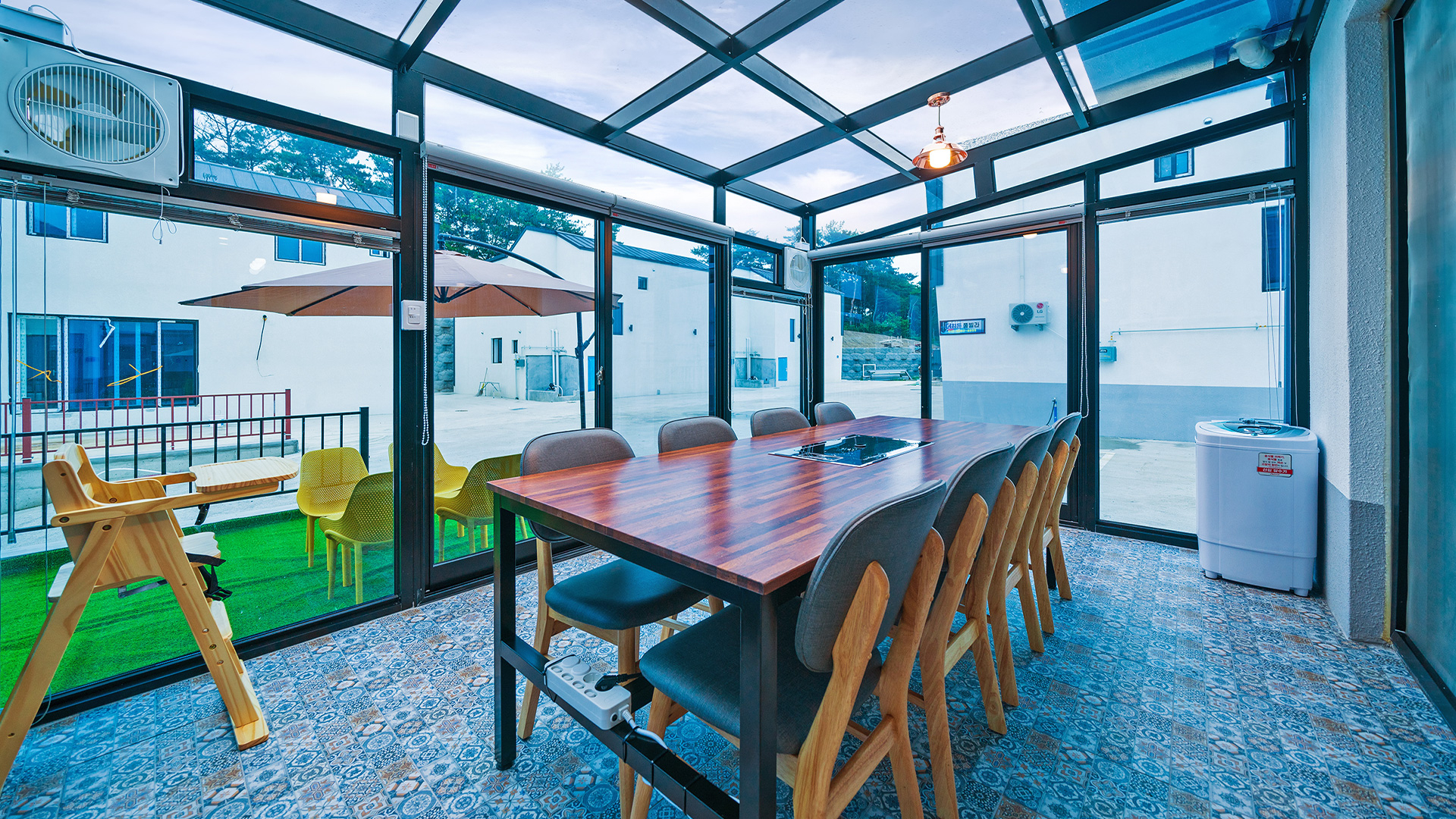 room detail thumbnail 2