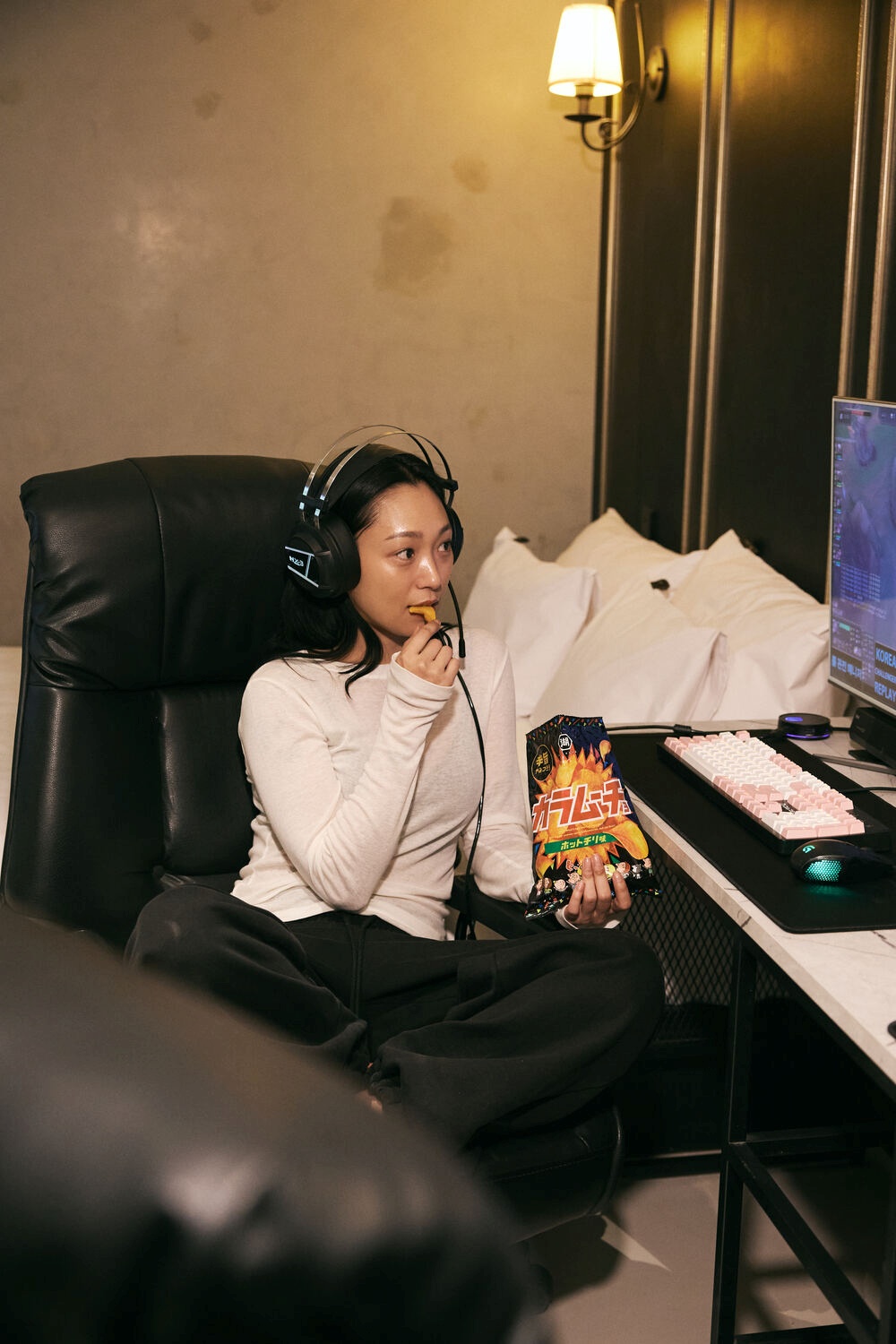 room detail thumbnail 2