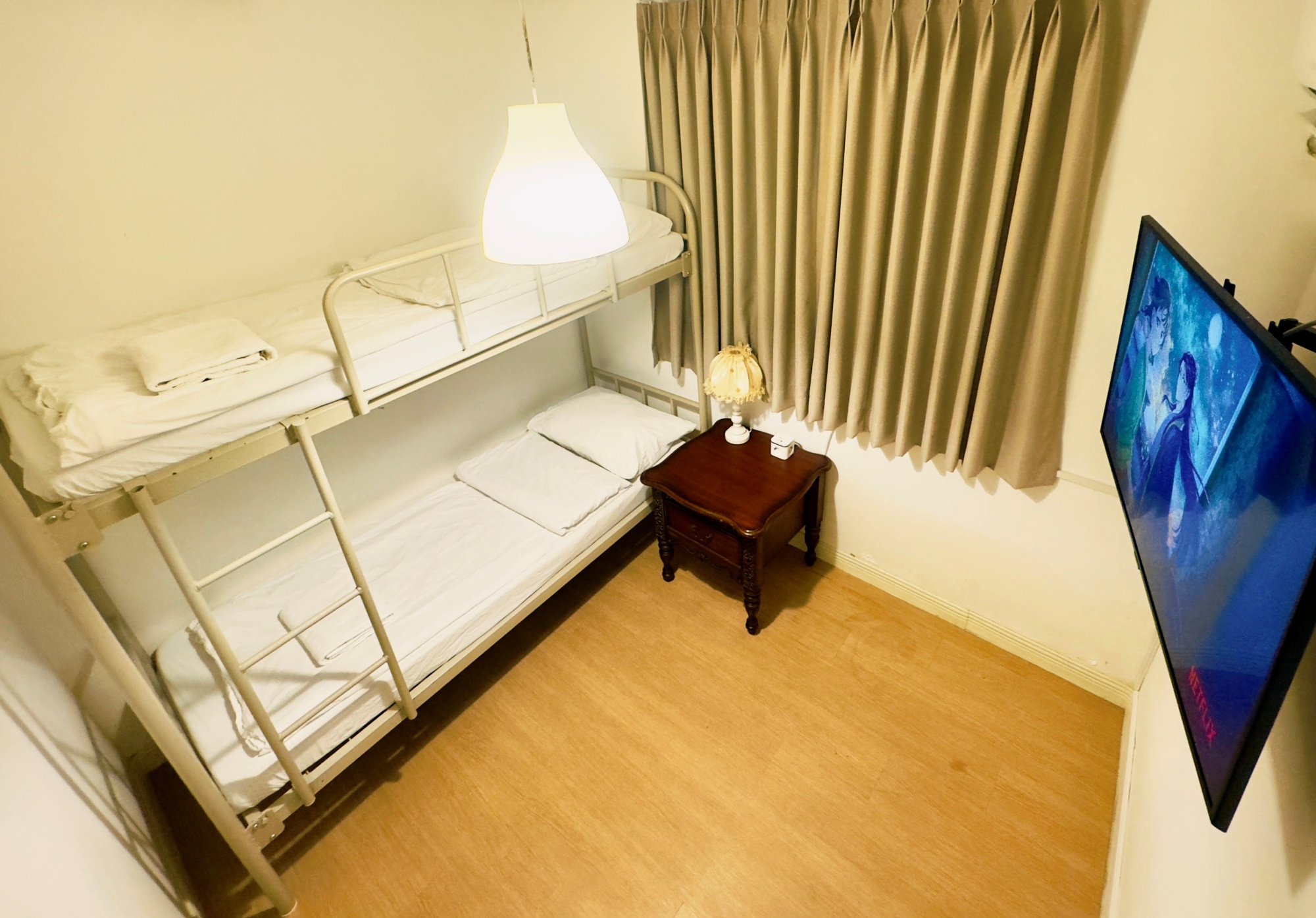 room detail thumbnail 0
