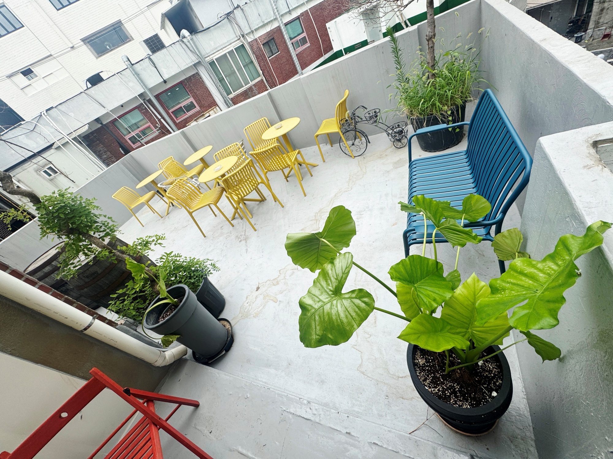 room detail thumbnail 1