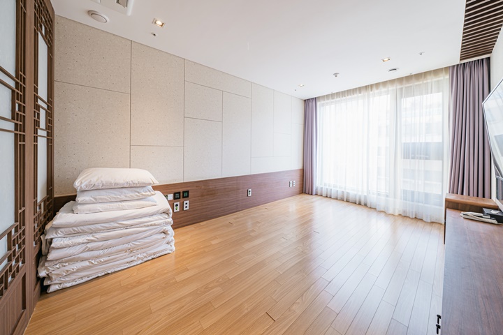 디럭스 온돌(제주할망족발보쌈 4,000원 할인쿠폰)