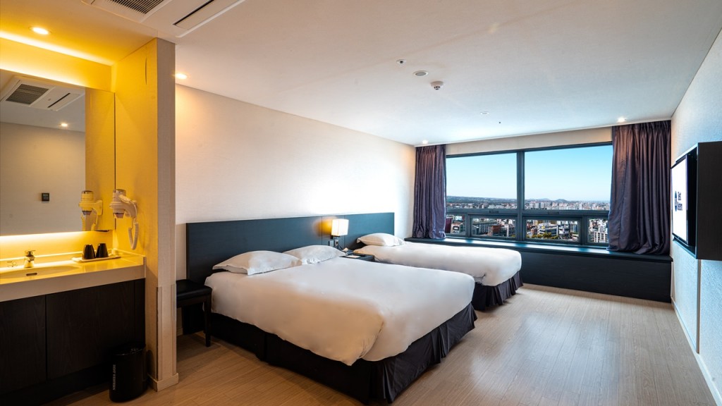 스탠다드→디럭스 트윈(호텔 내 GS 편의점 1만원(박당) 바우처 증정&룸 업그레이드)