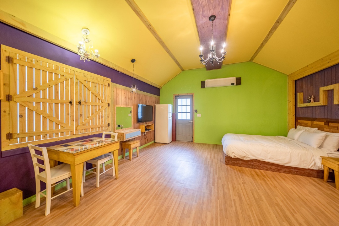 room detail thumbnail 1