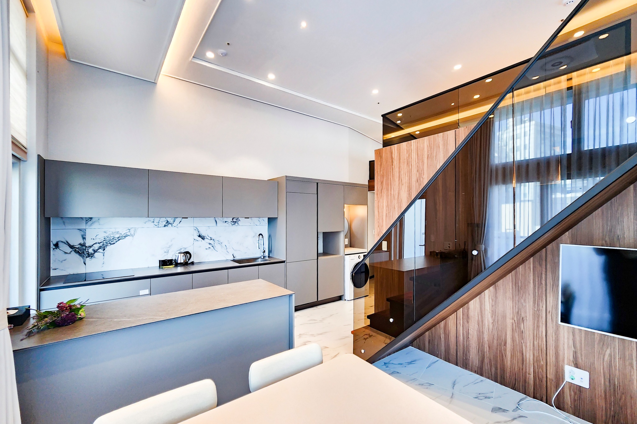 커플 스위트 Loft(Room only, 주차불가)