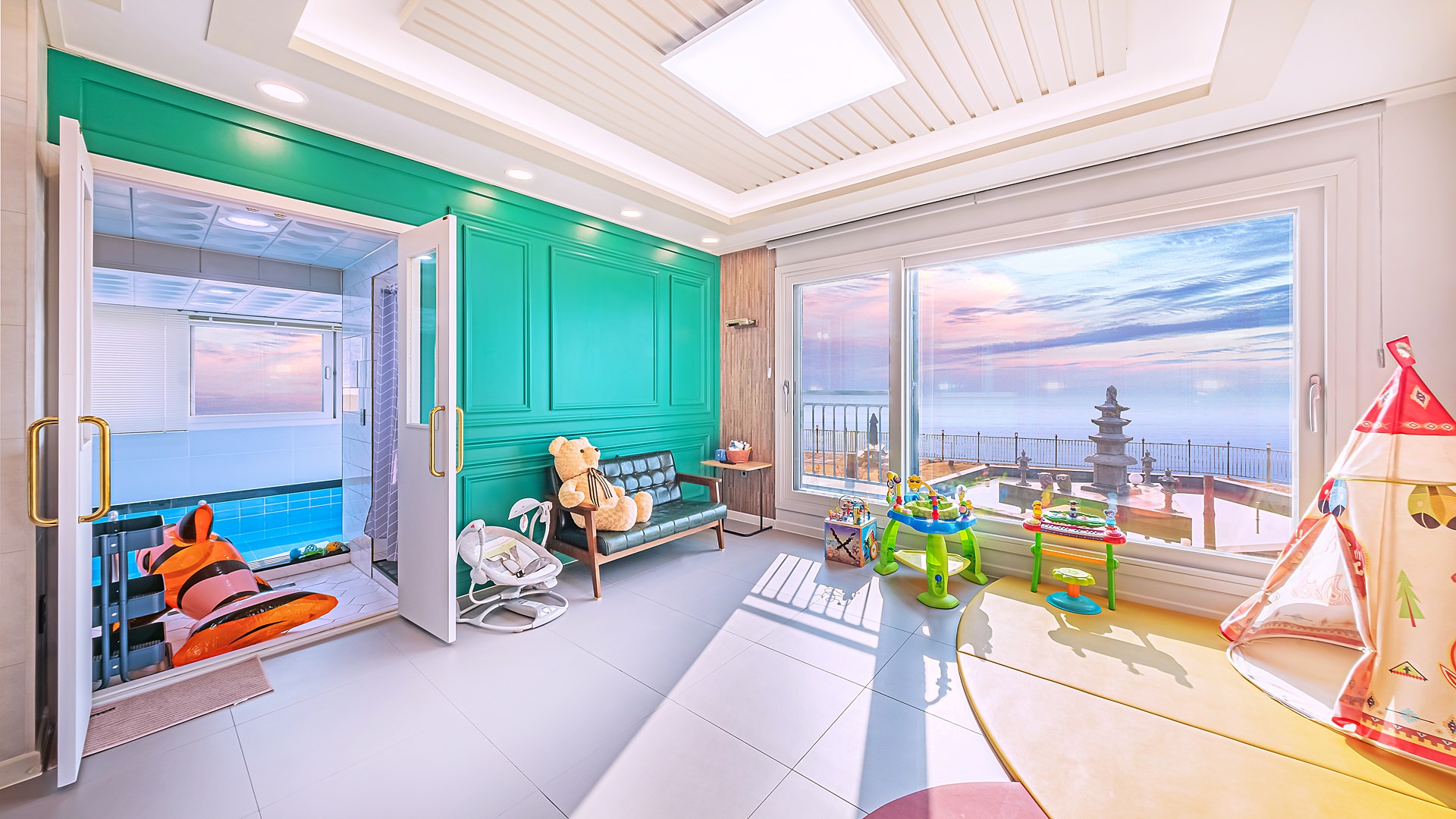 room detail thumbnail 2