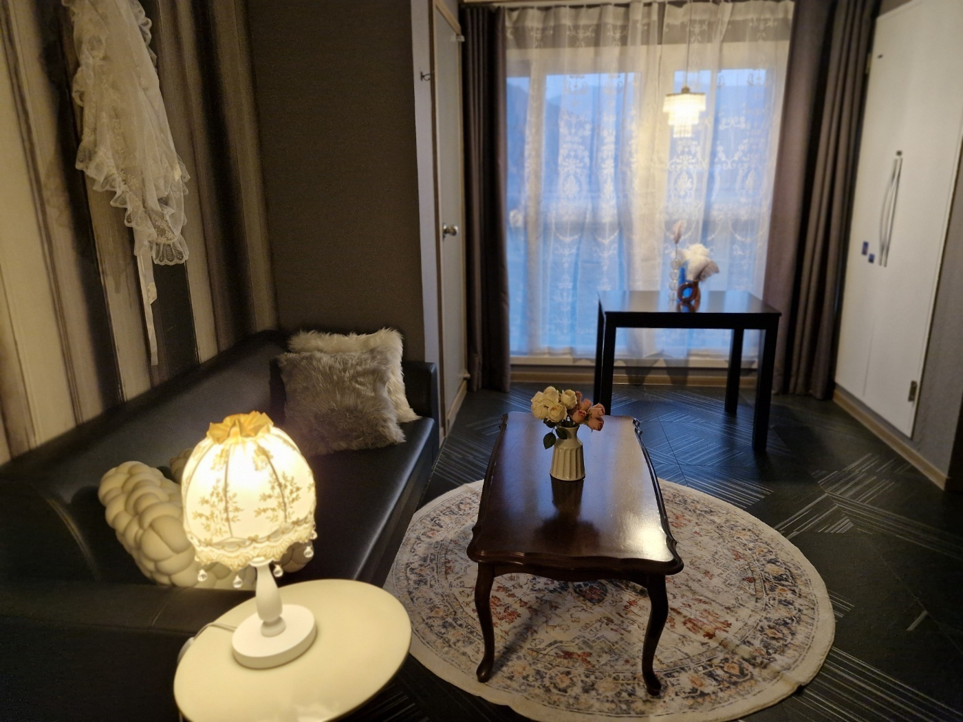 room detail thumbnail 2