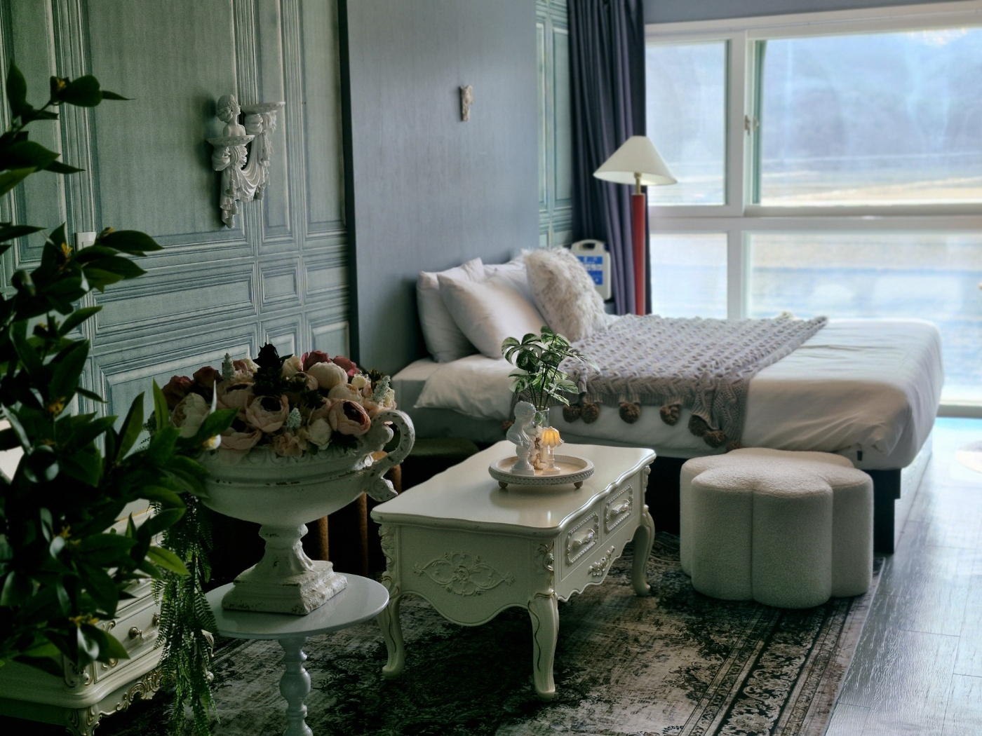 room detail thumbnail 0