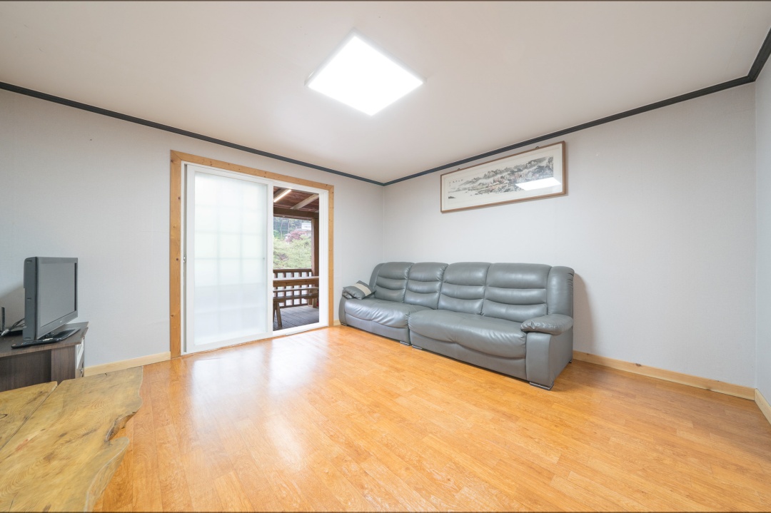 독채(1층+2층)(오직 1팀만 1+2 층 건물 통으로 사용합니다.)