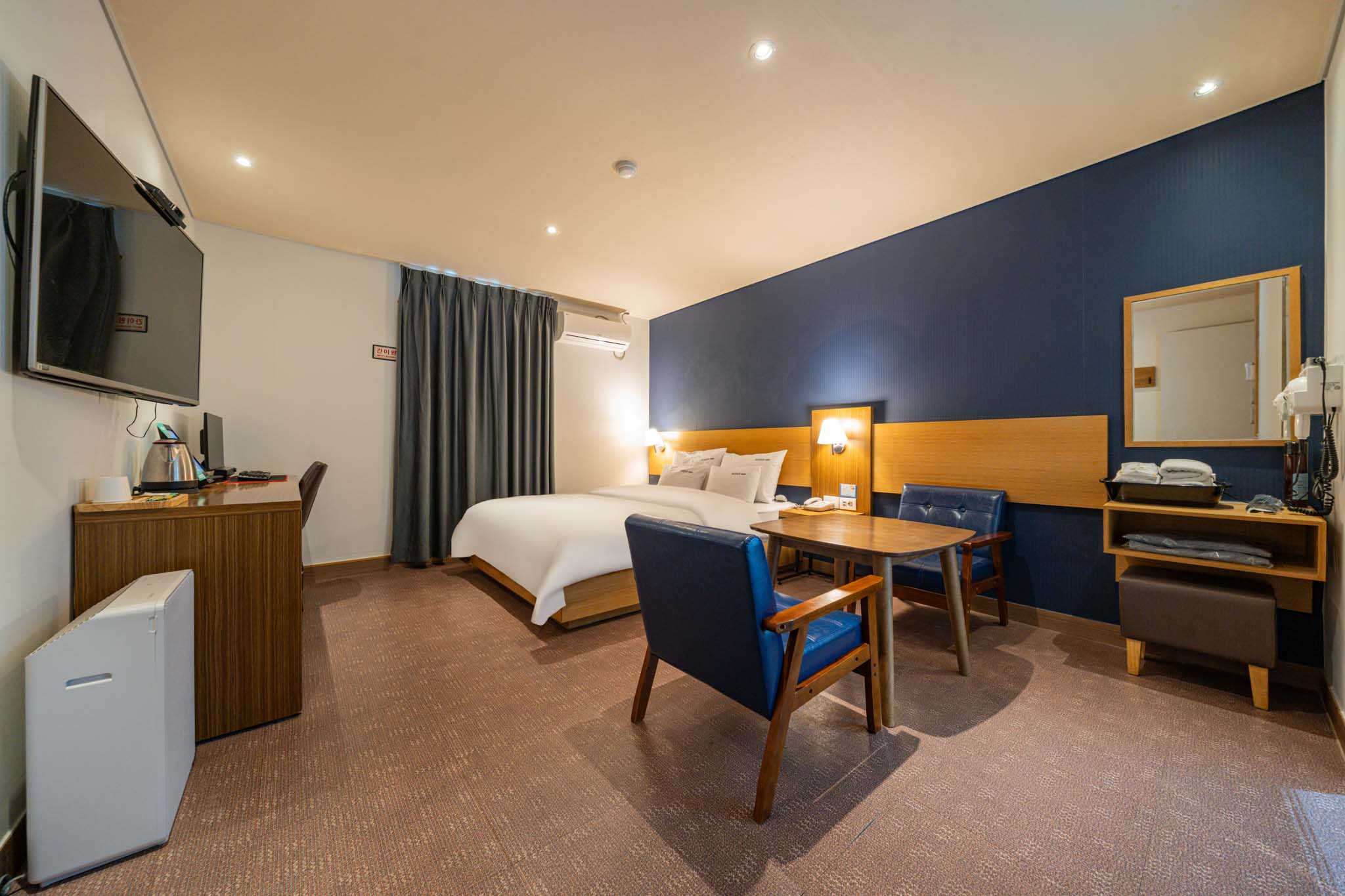 특가룸 랜덤배정(넷플릭스/디즈니/티빙 사용가능,TV다시보기무료,한정수량/앱전용)