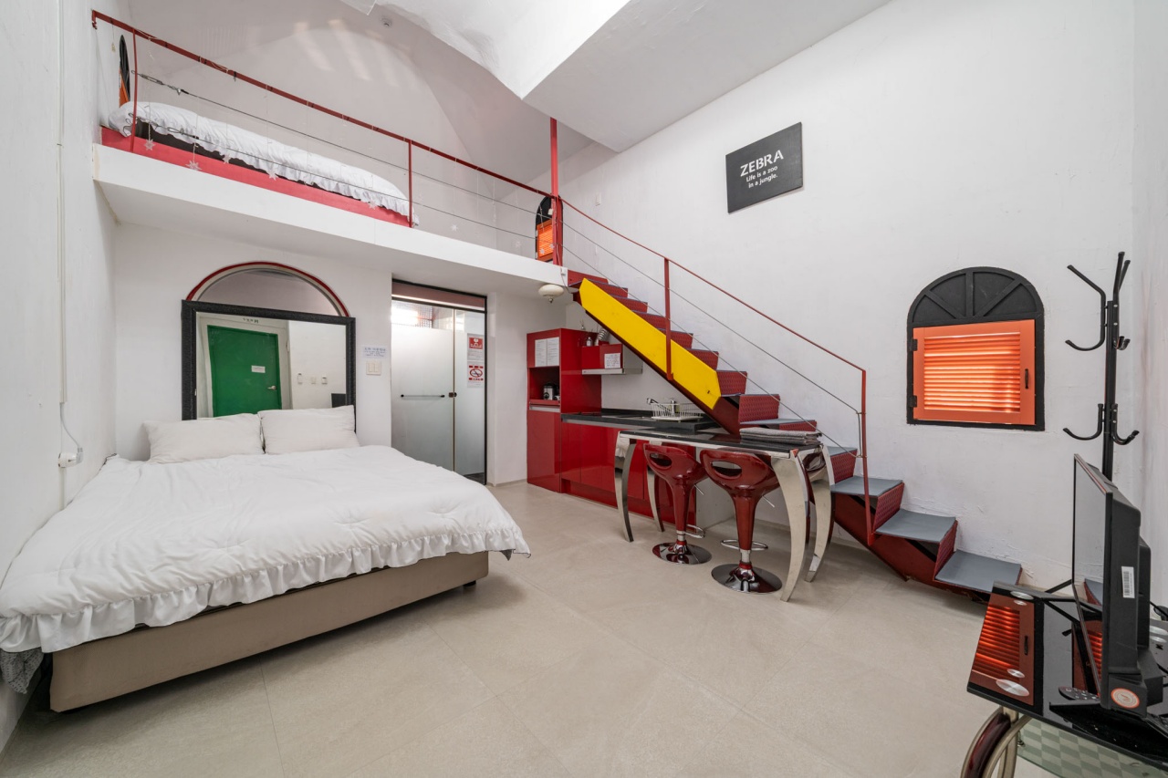 room detail thumbnail 0