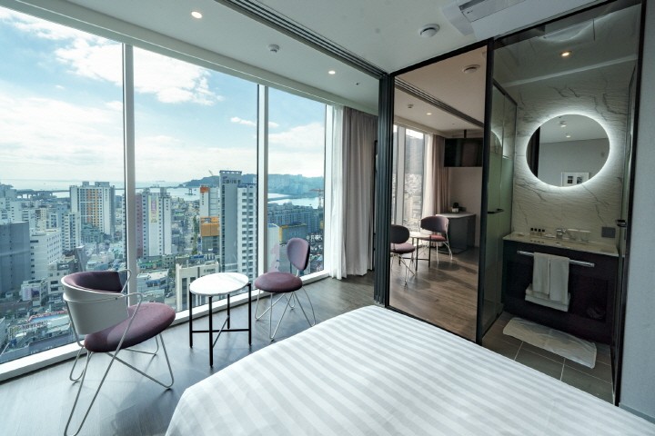 스탠다드 시티 트윈 → 스탠다드 하프오션 트윈(여행자특가★ , 아메리카노 2잔 제공)