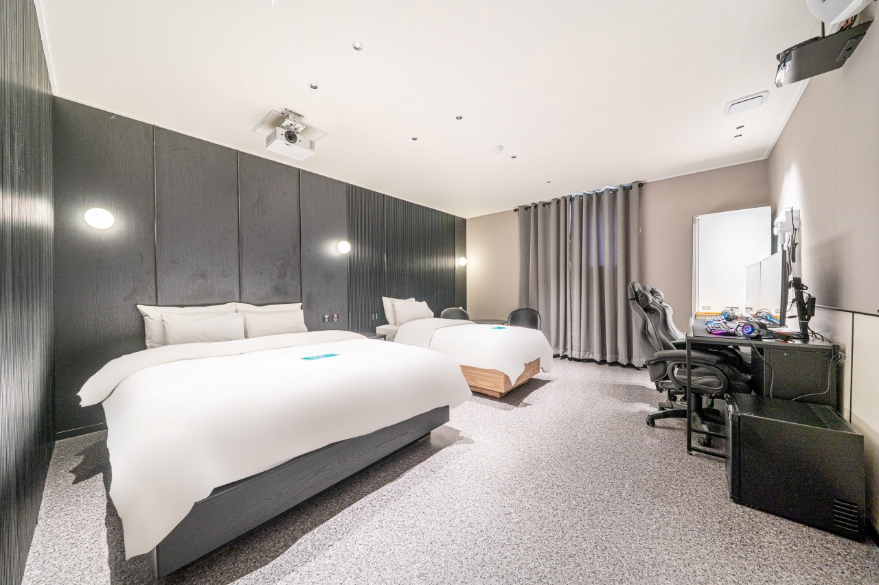 room detail thumbnail 0