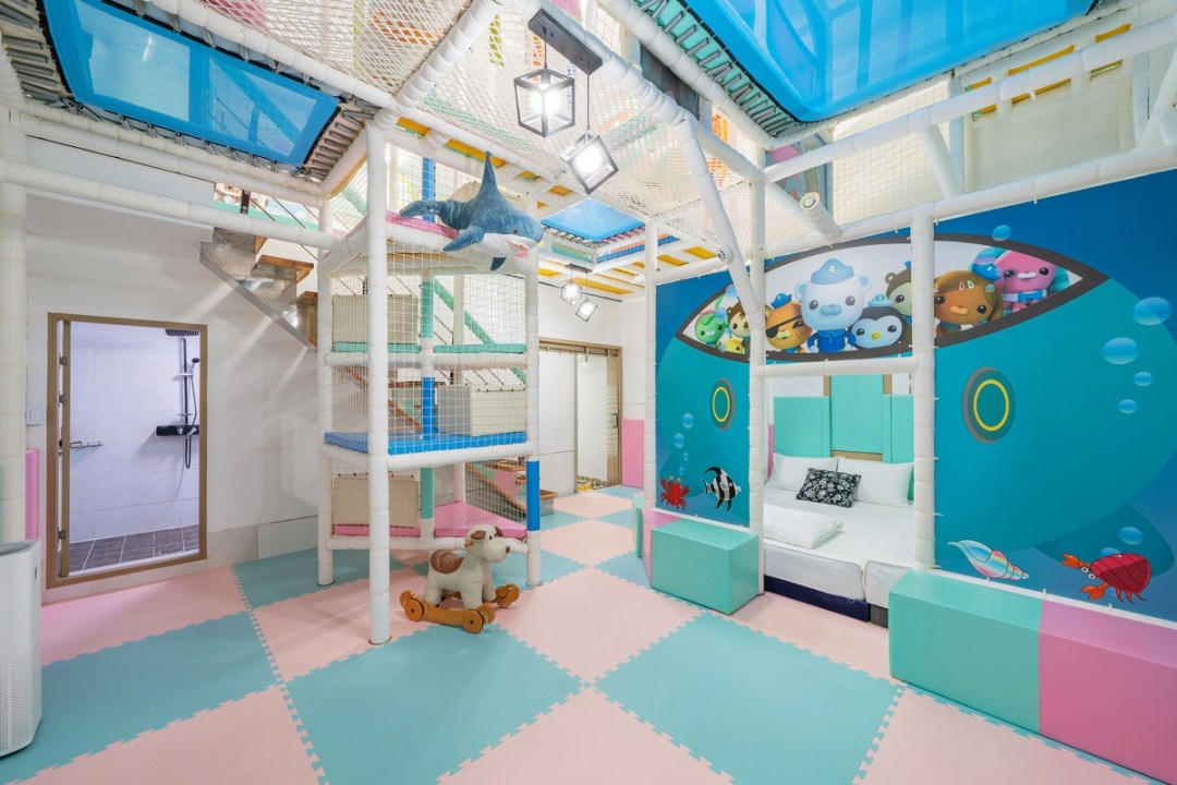 room detail thumbnail 1