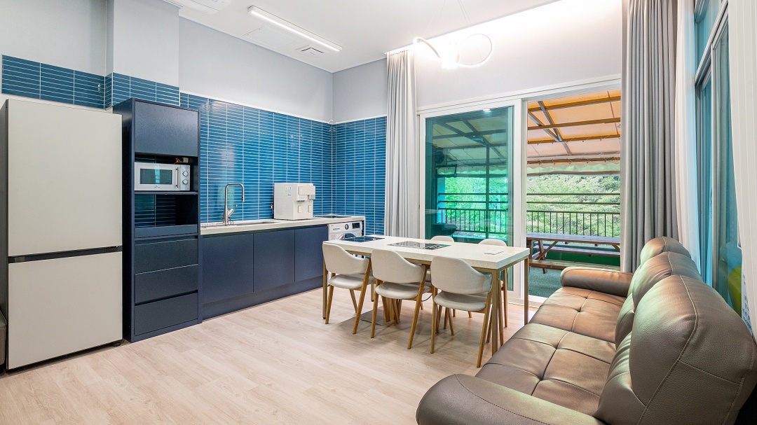 https://yaimg.yanolja.com/v5/2025/12/01/06/692d3bae2621e3.23726064.jpg