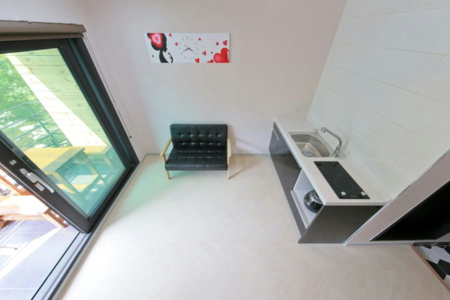 room detail thumbnail 2