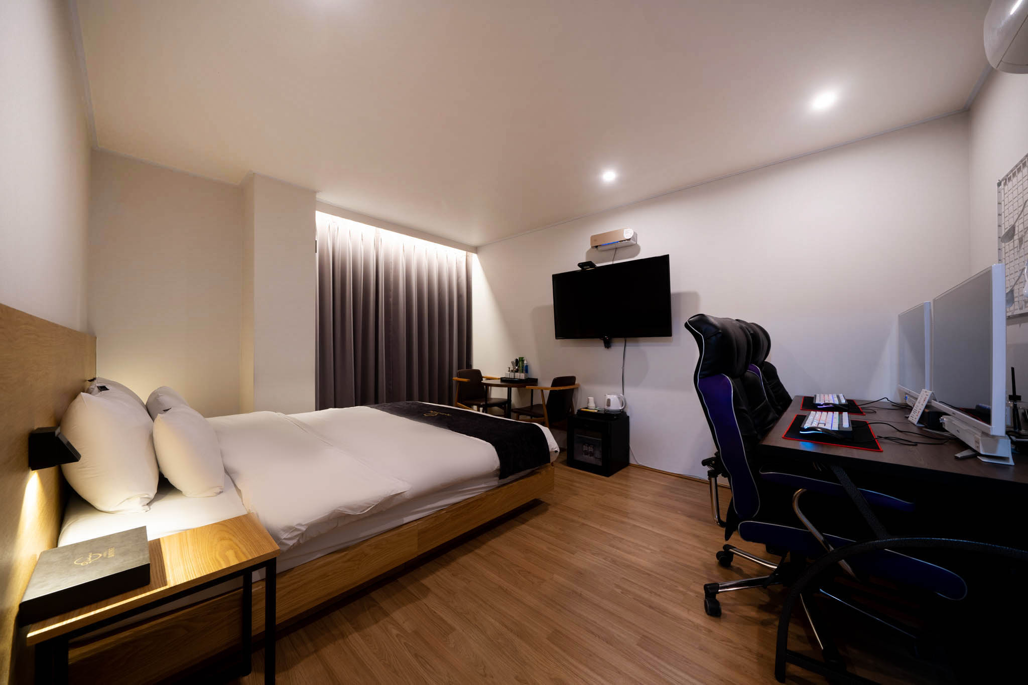 room detail thumbnail 0