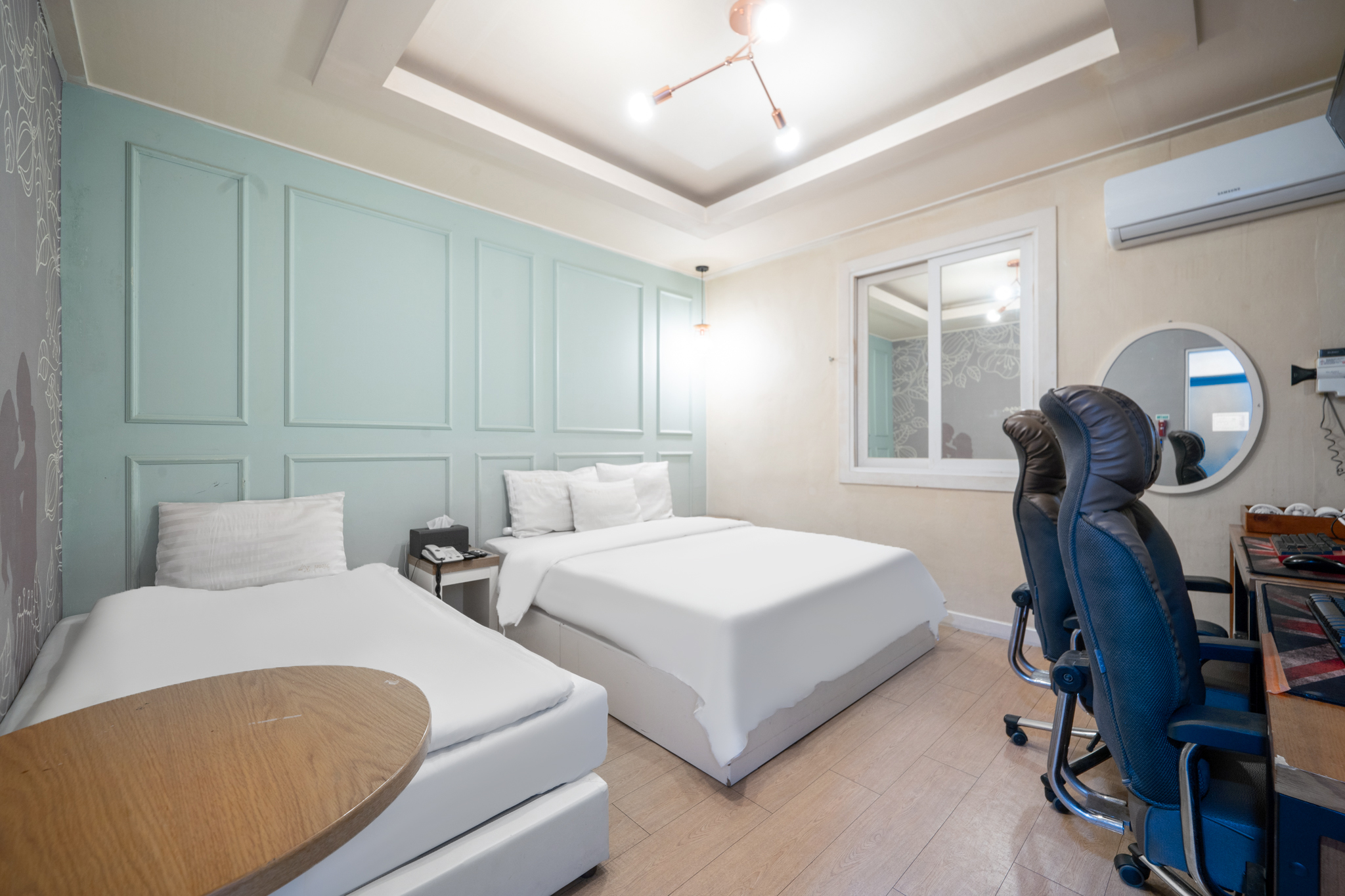 room detail thumbnail 0