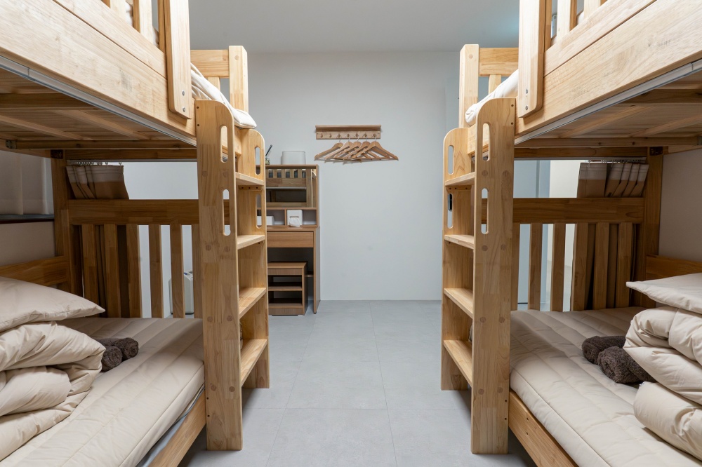 프리미엄 여자4인도미토리(호텔급매트리스) 랜덤배정 2(각각 다른 4인이 사용하는 객실입니다)