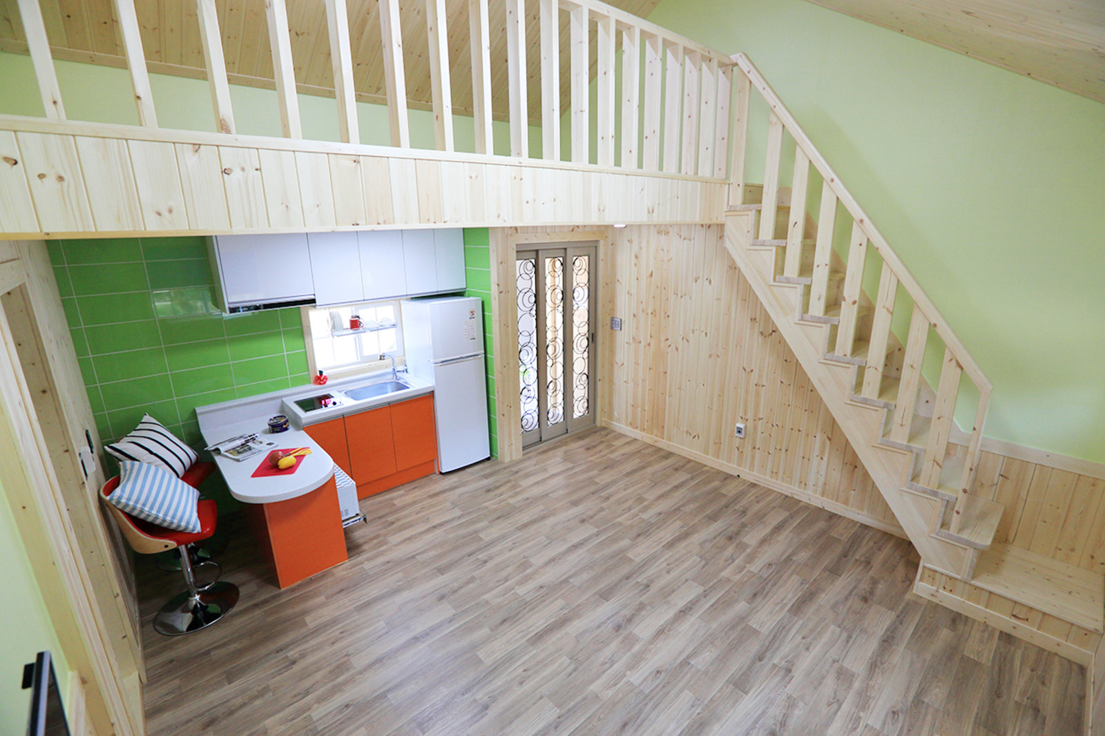 room detail thumbnail 1