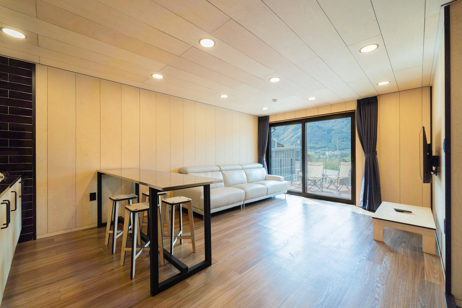 S12(25년 11월 신축 객실)(마운틴뷰, 방2, 화장실2 (각 방에 화장실))