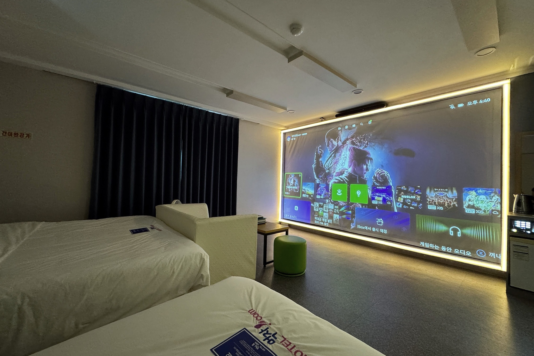 room detail thumbnail 0