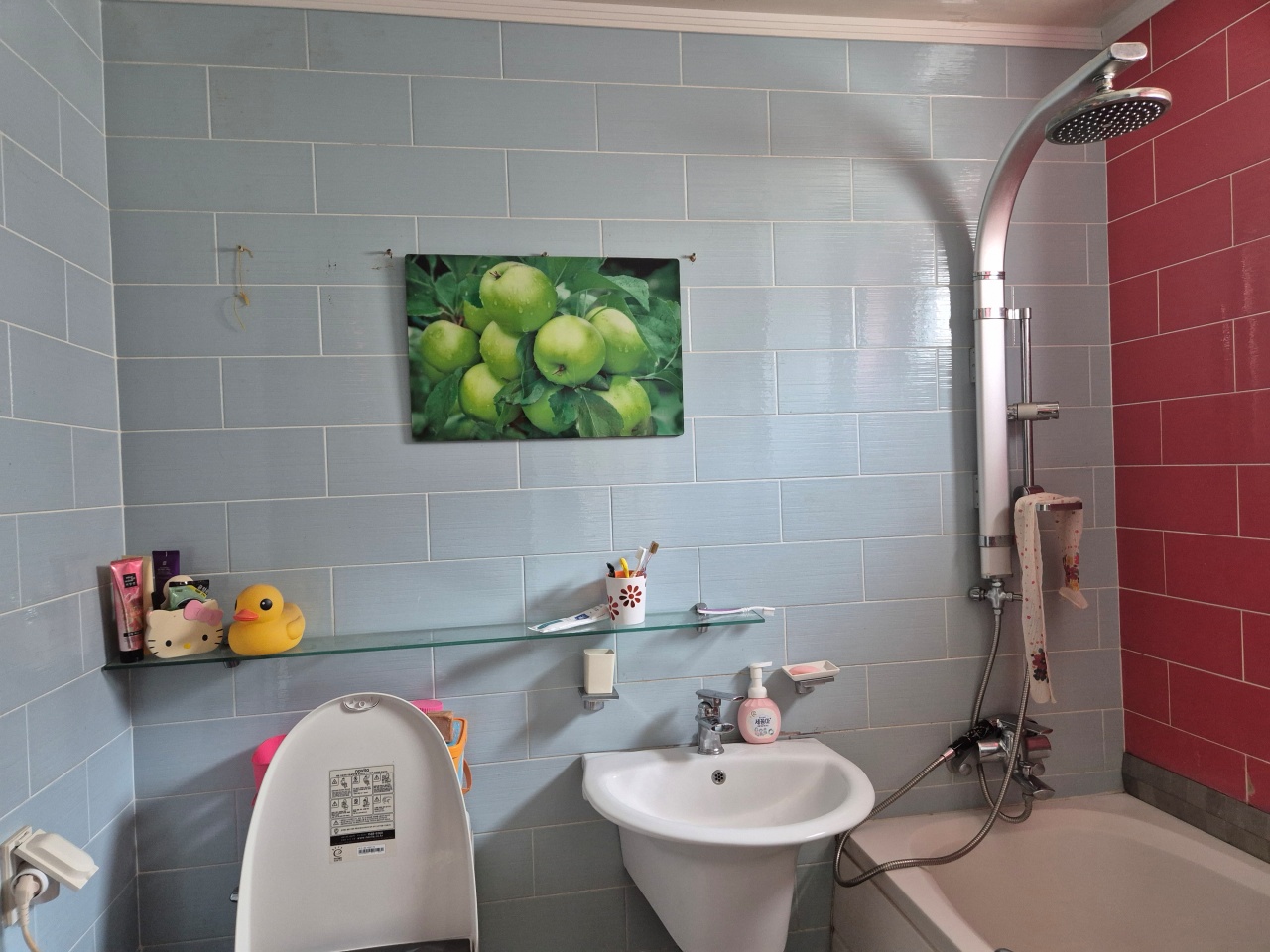 room detail thumbnail 2