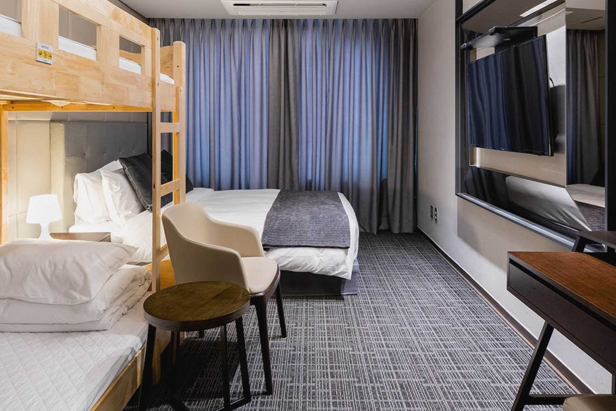 디럭스 쿼드러플(10분라이브★룸온리 특가)