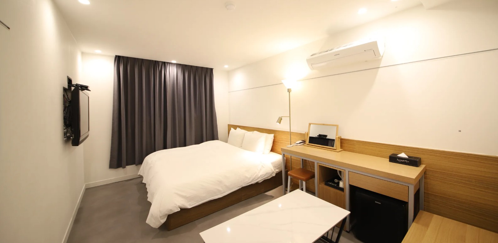 패밀리 A * 무료주차*(킹베드/구스다운필로우/넷플릭스개인계정/페러그라프38F50%쿠폰/무료주차)