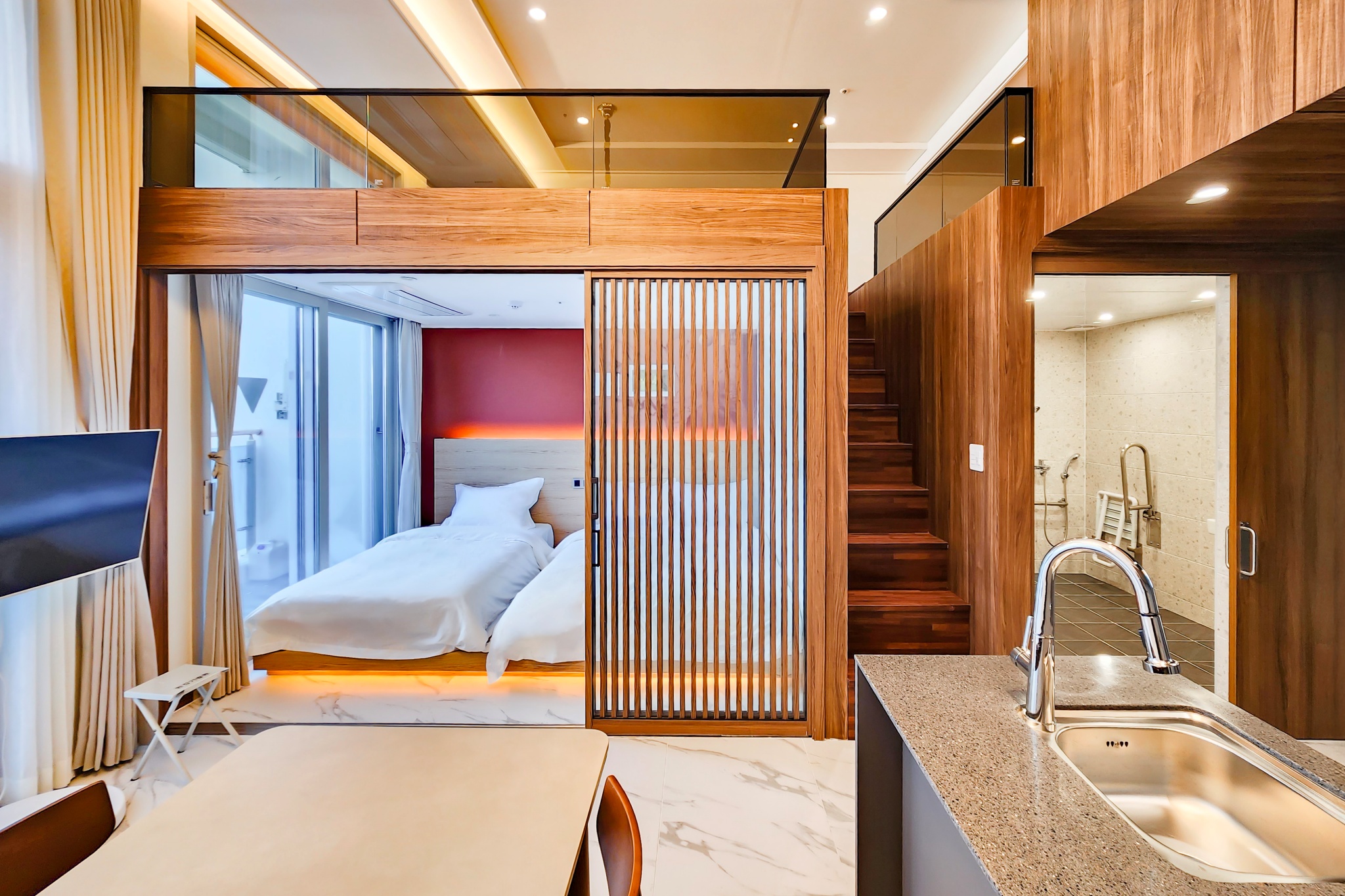 디럭스 트리플 Loft(이재모 피자 대리등록 PKG, 주차불가)