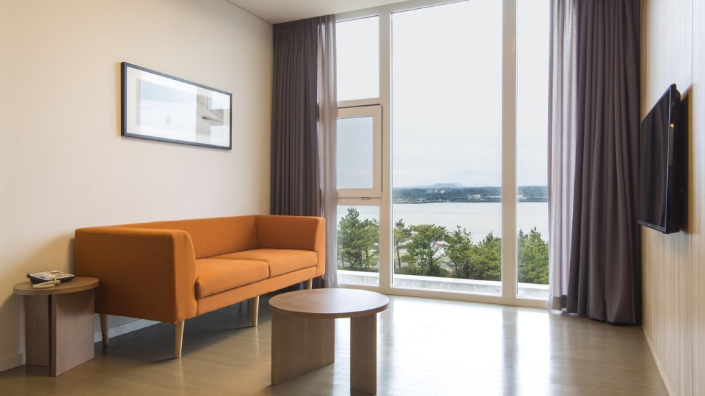 로얄룸-34평ㅣ오션뷰(라이브특가★2인조식+사계절온수풀&사우나 4인+키즈플레이라운지 4인)