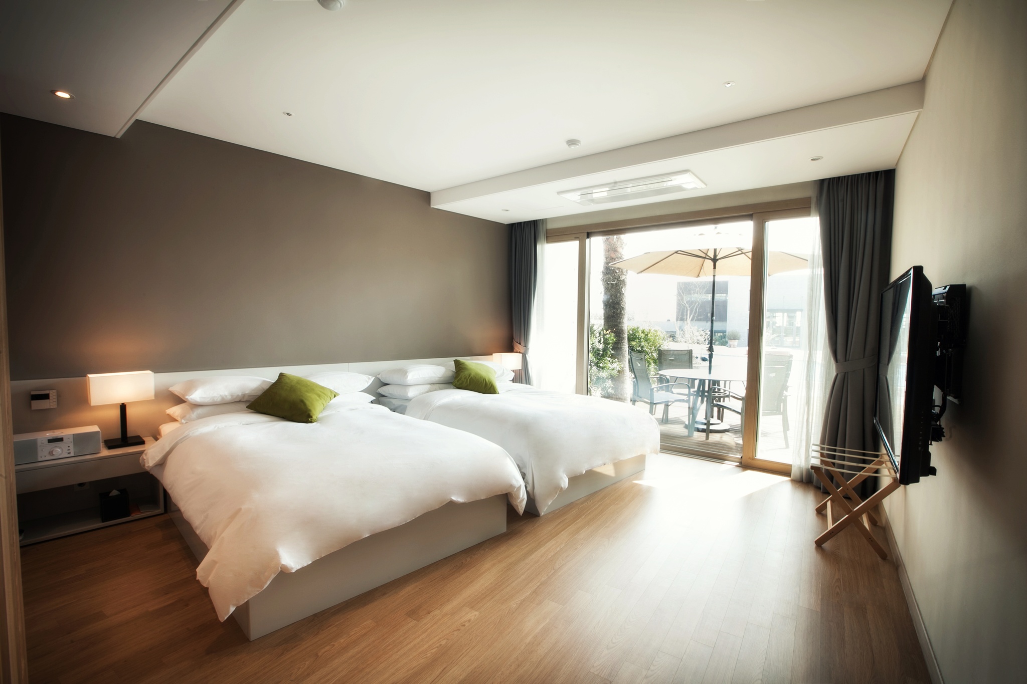 본관 패밀리 트윈 파티오(수영장전망, 1층 풀억세스)