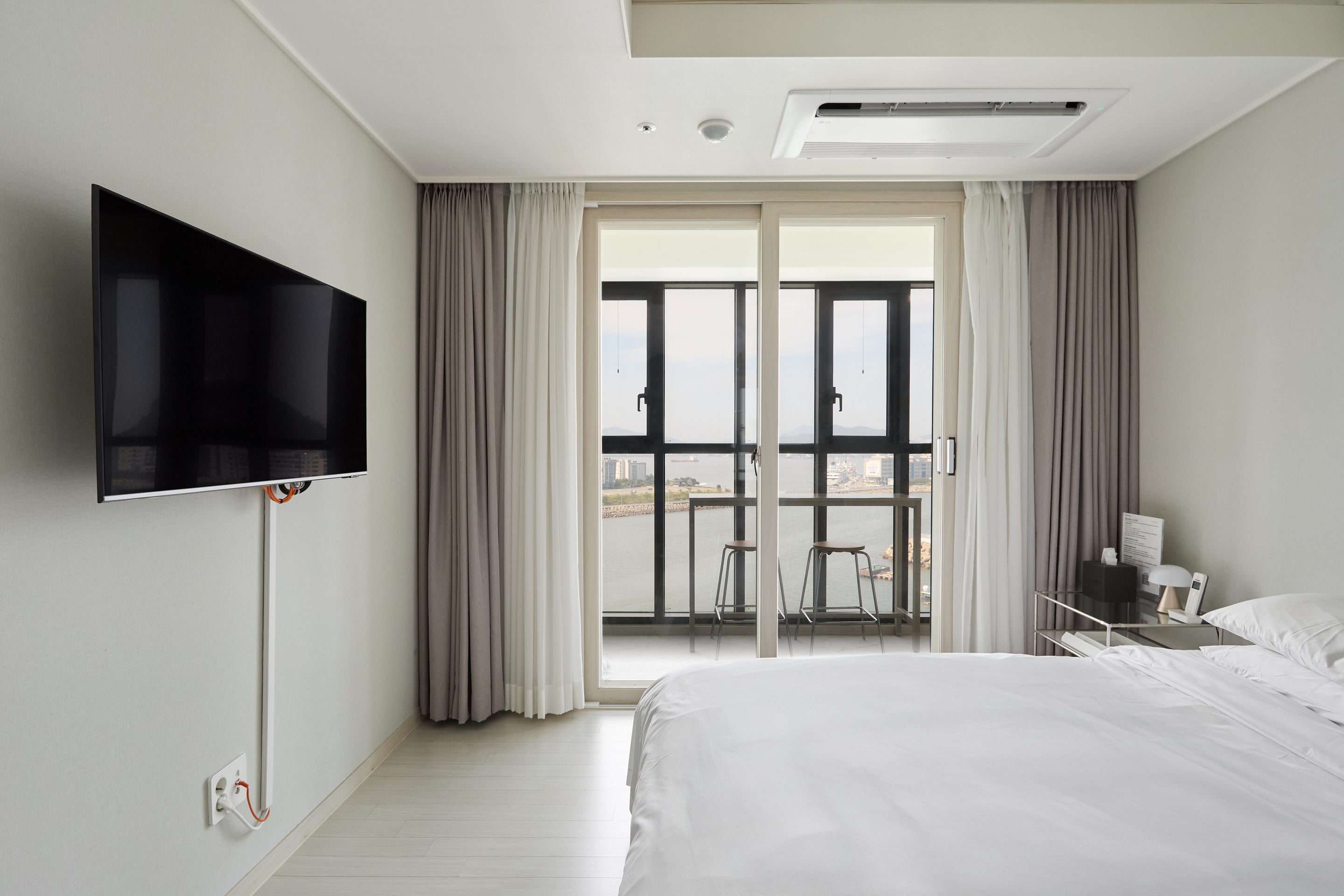 cabin-A City Harbor Double