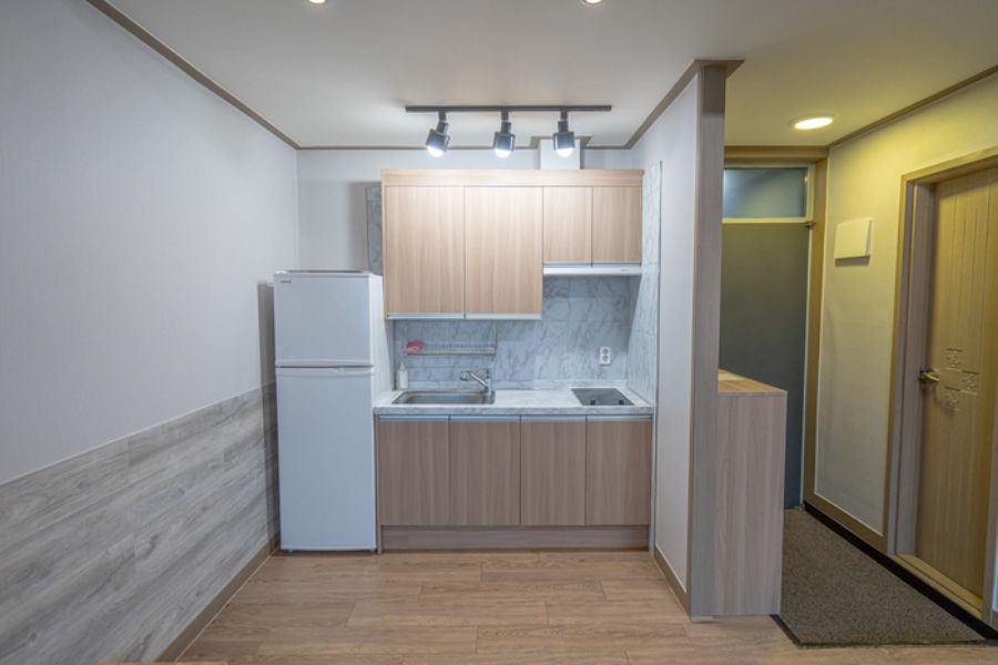 room detail thumbnail 2