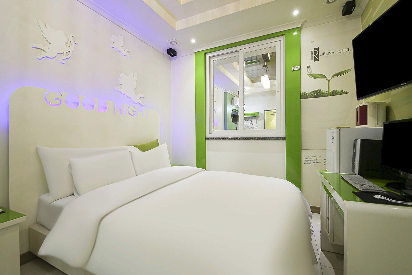 room detail thumbnail 1