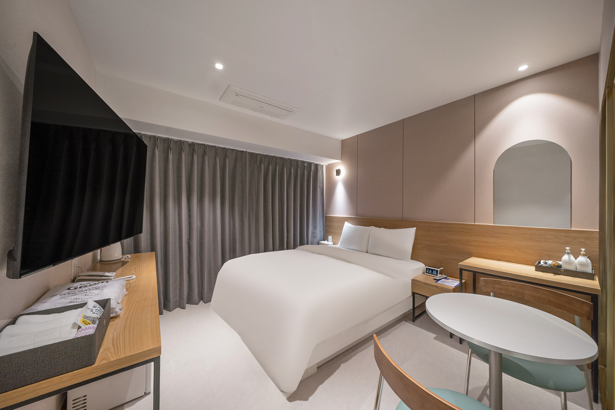 room detail thumbnail 0