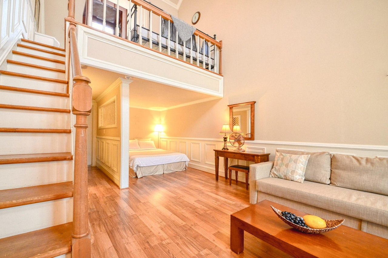 room detail thumbnail 1