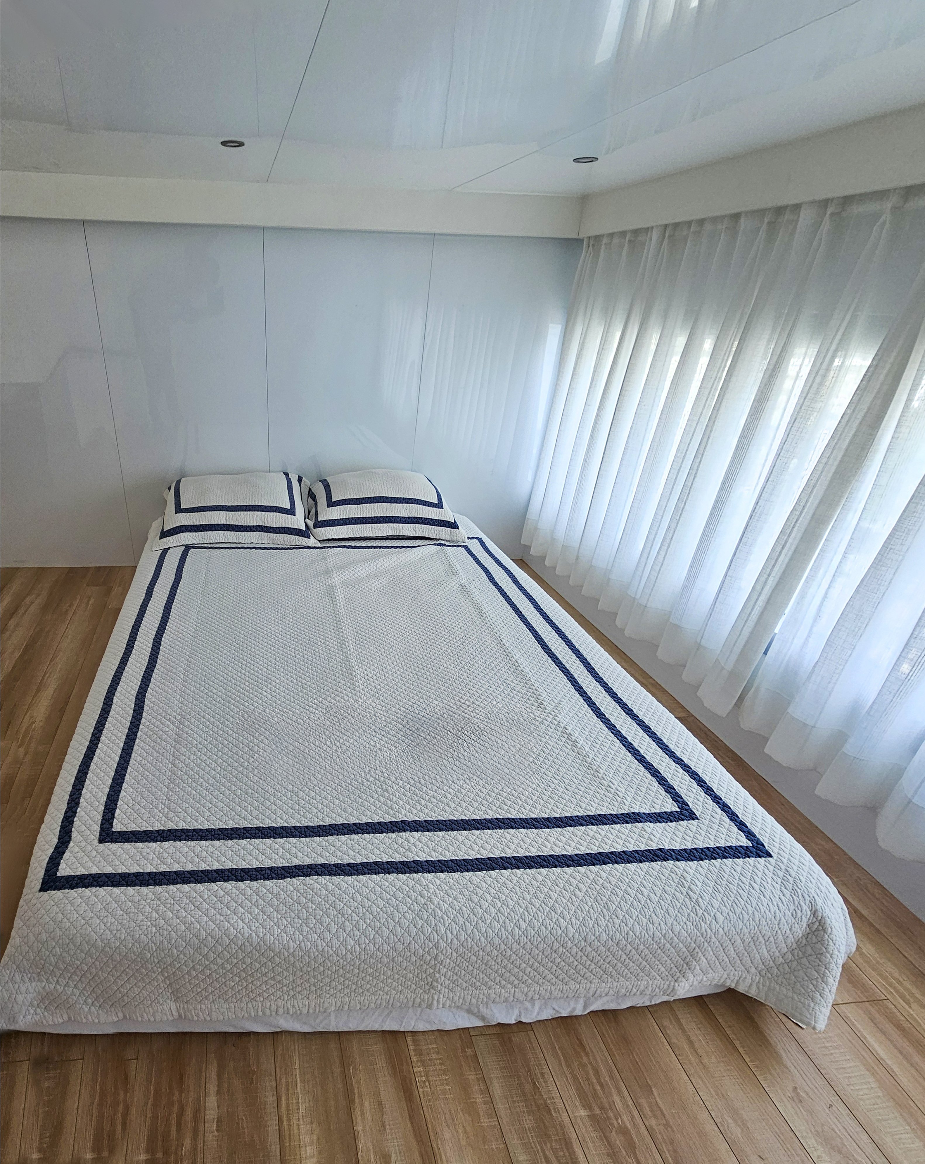 https://yaimg.yanolja.com/v5/2025/12/22/03/6948bd60324ad3.61112109.jpg
