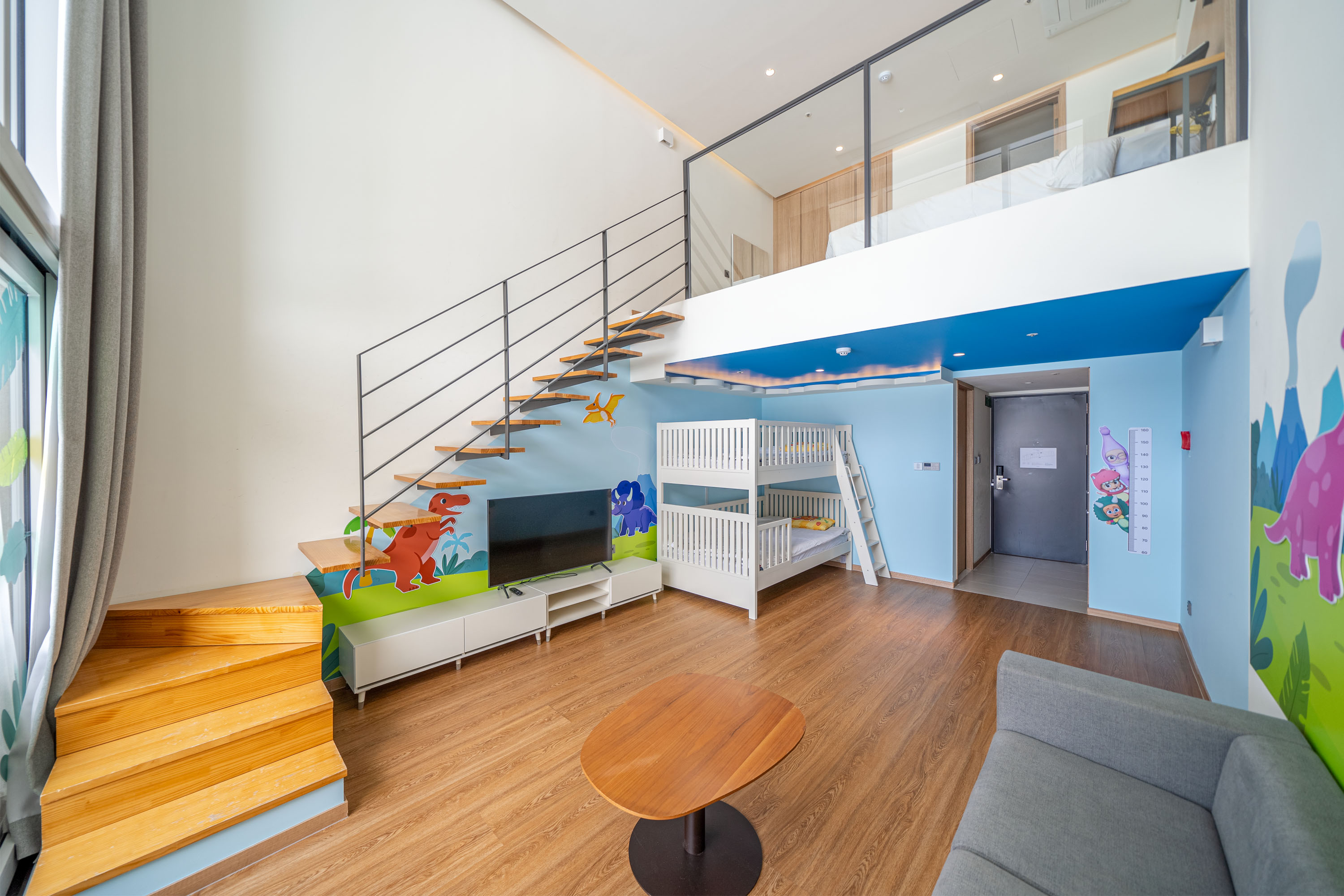 room detail thumbnail 2