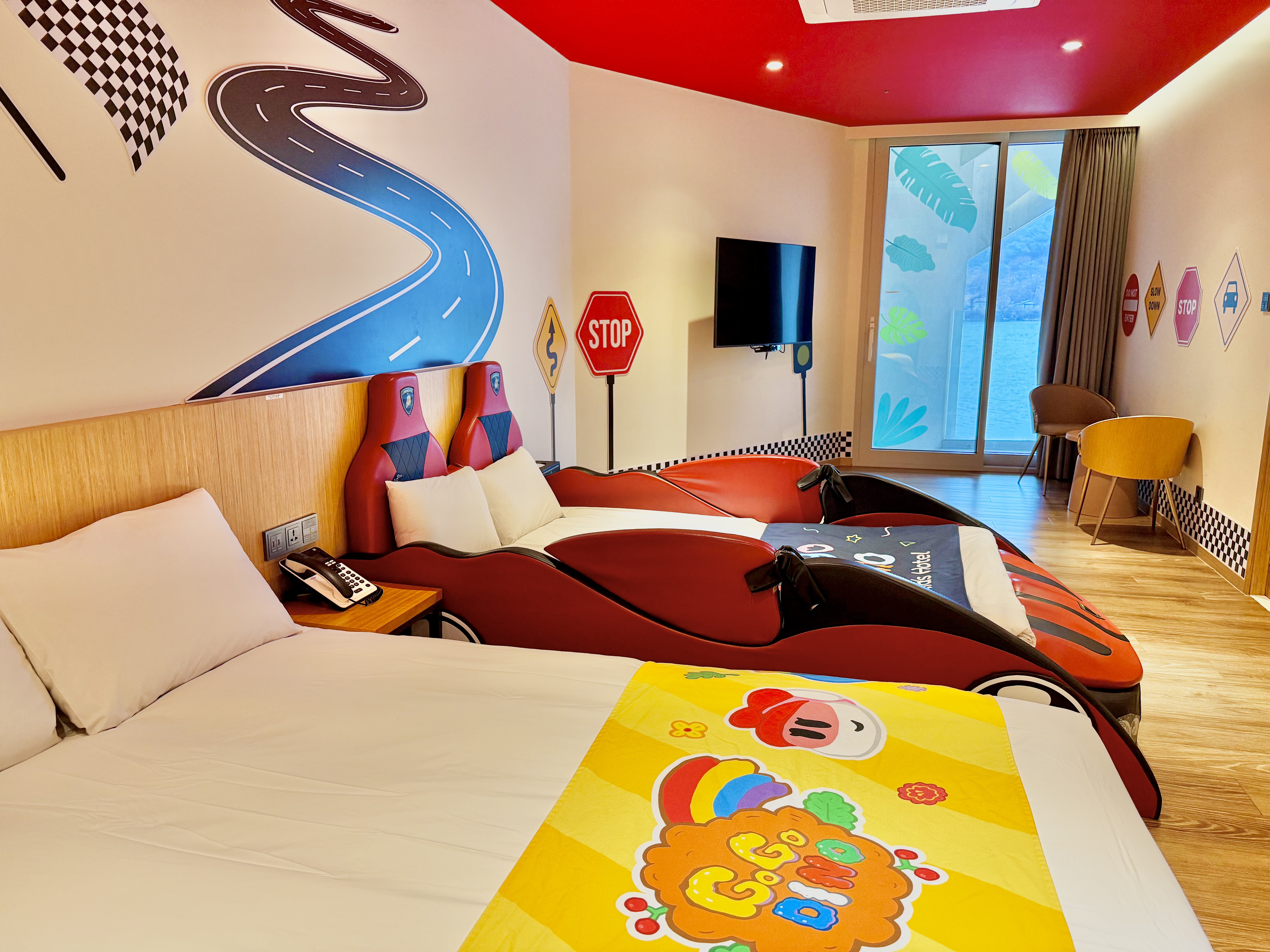 room detail thumbnail 1