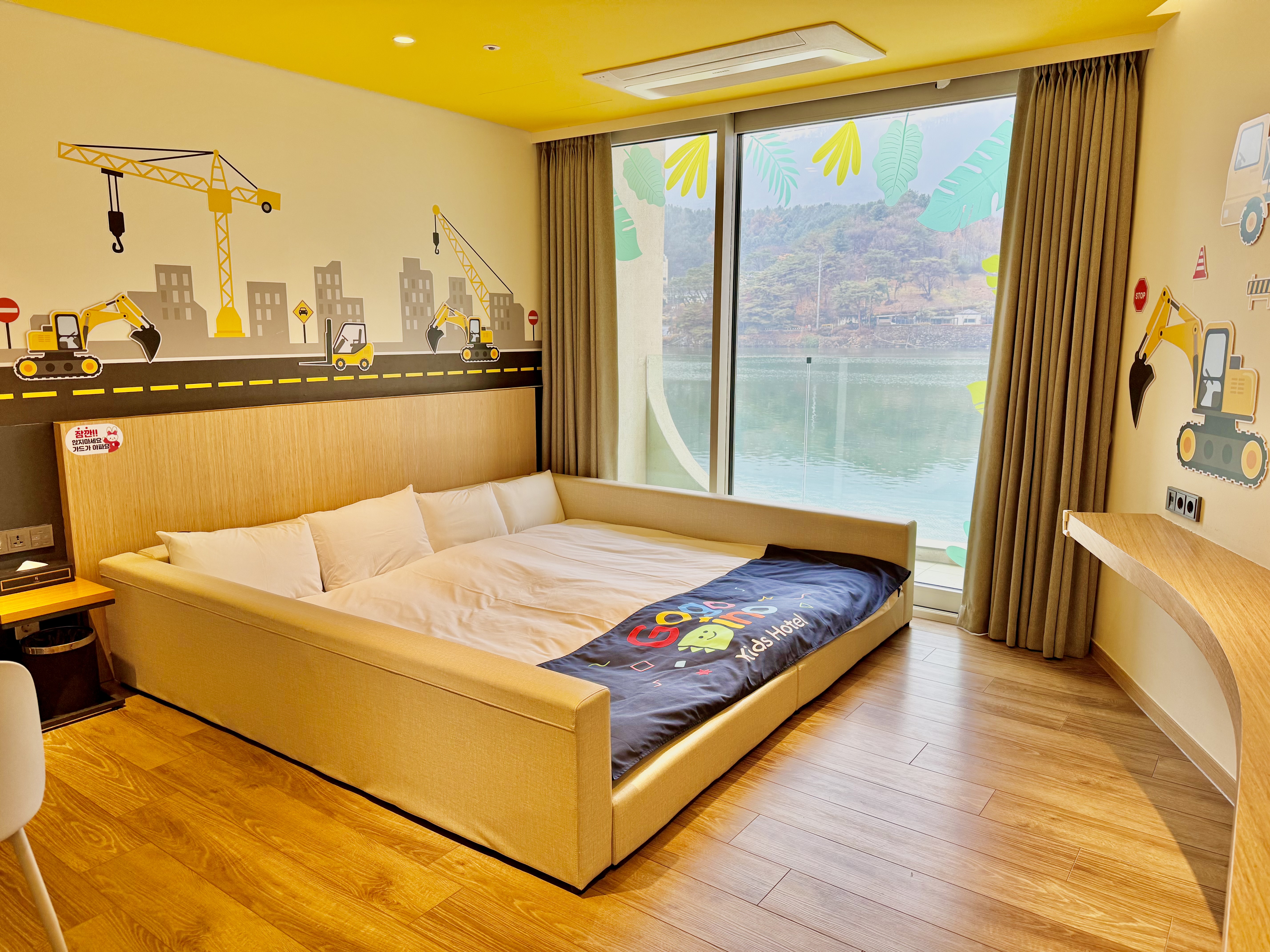 room detail thumbnail 0