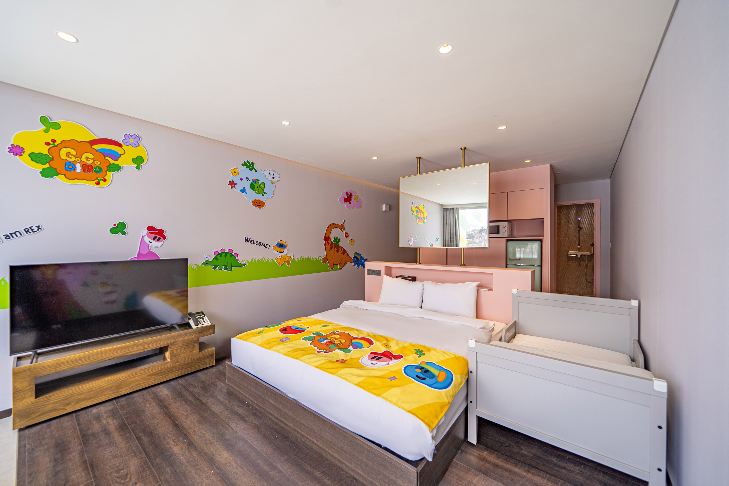 room detail thumbnail 1