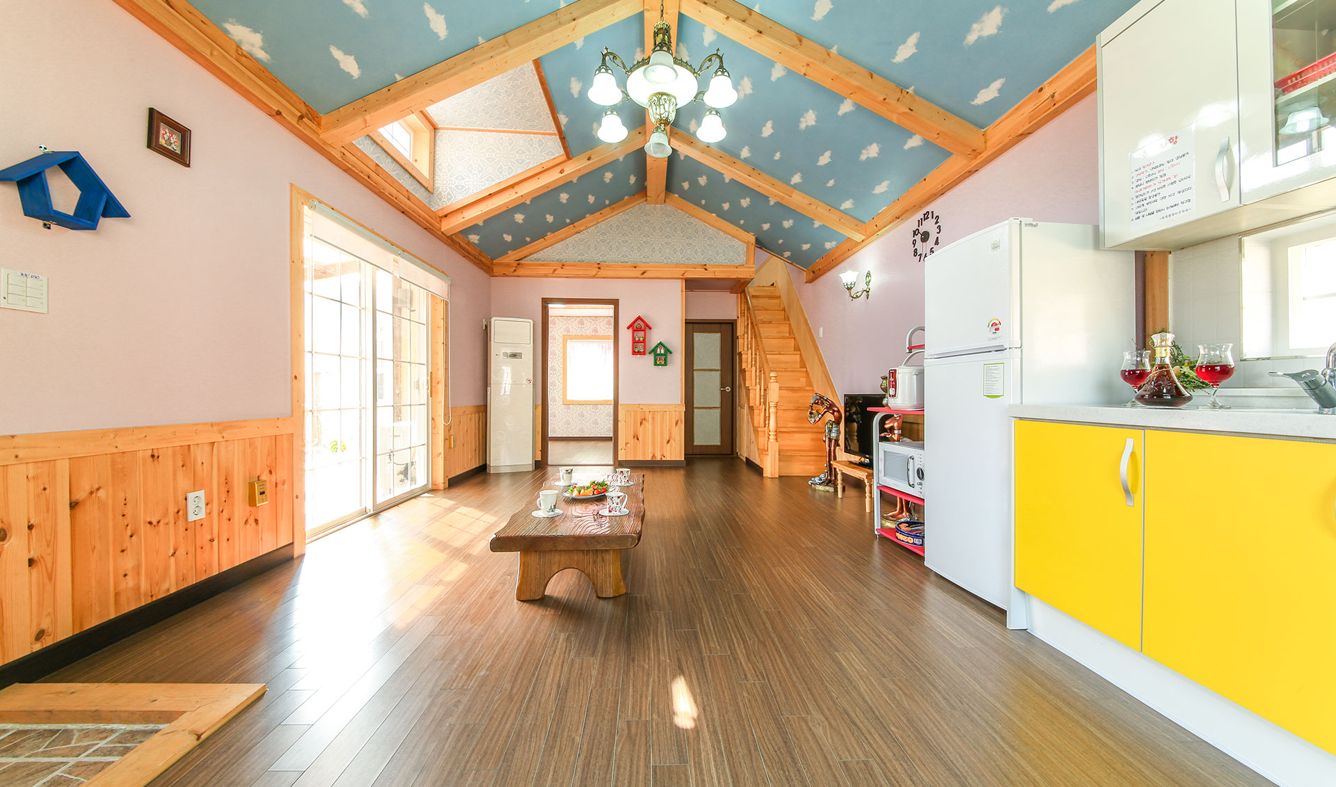 room detail thumbnail 2