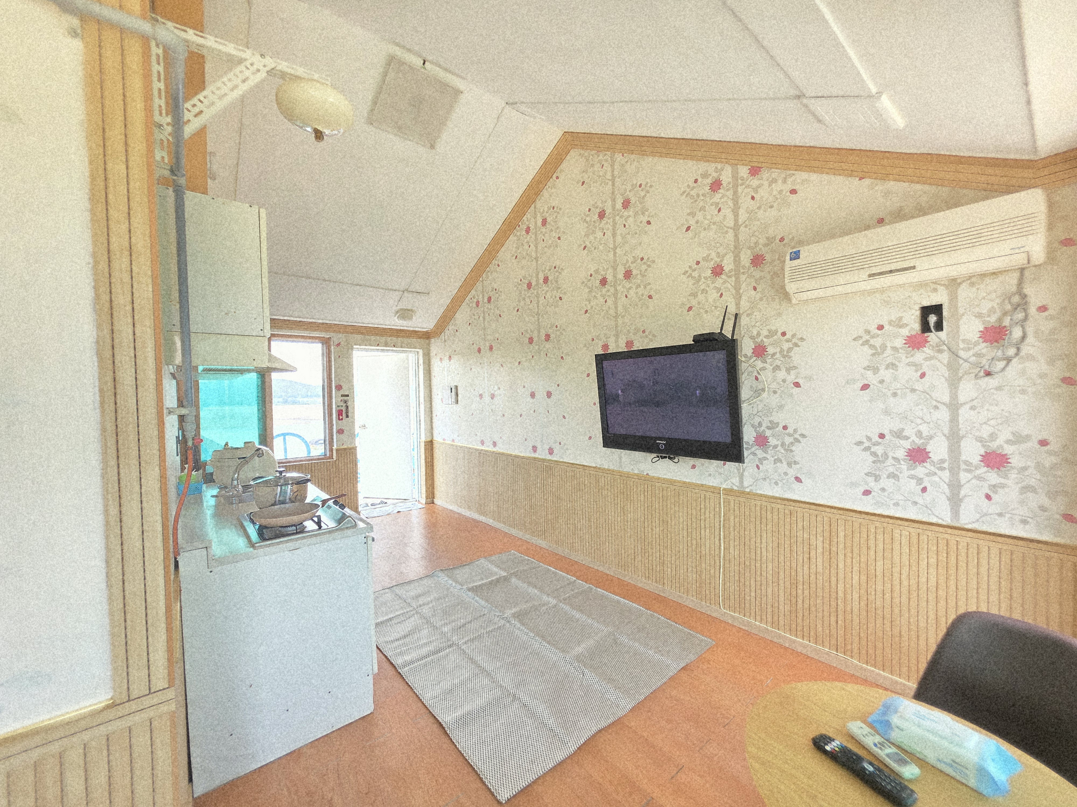 room detail thumbnail 0