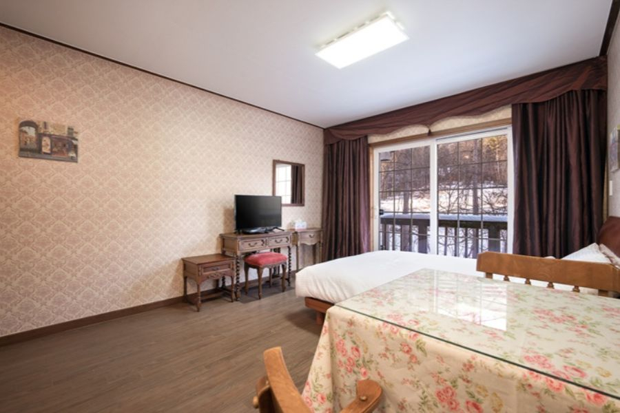 room detail thumbnail 0