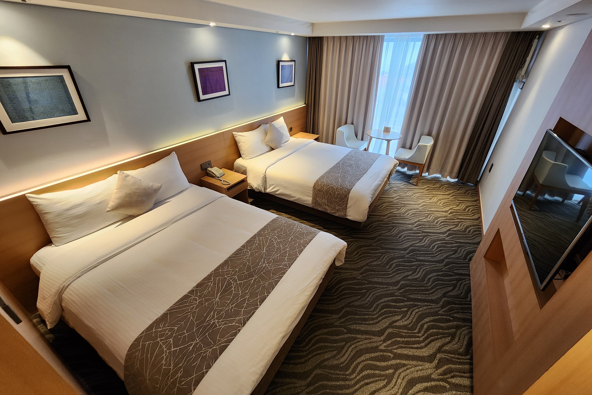 room detail thumbnail 2