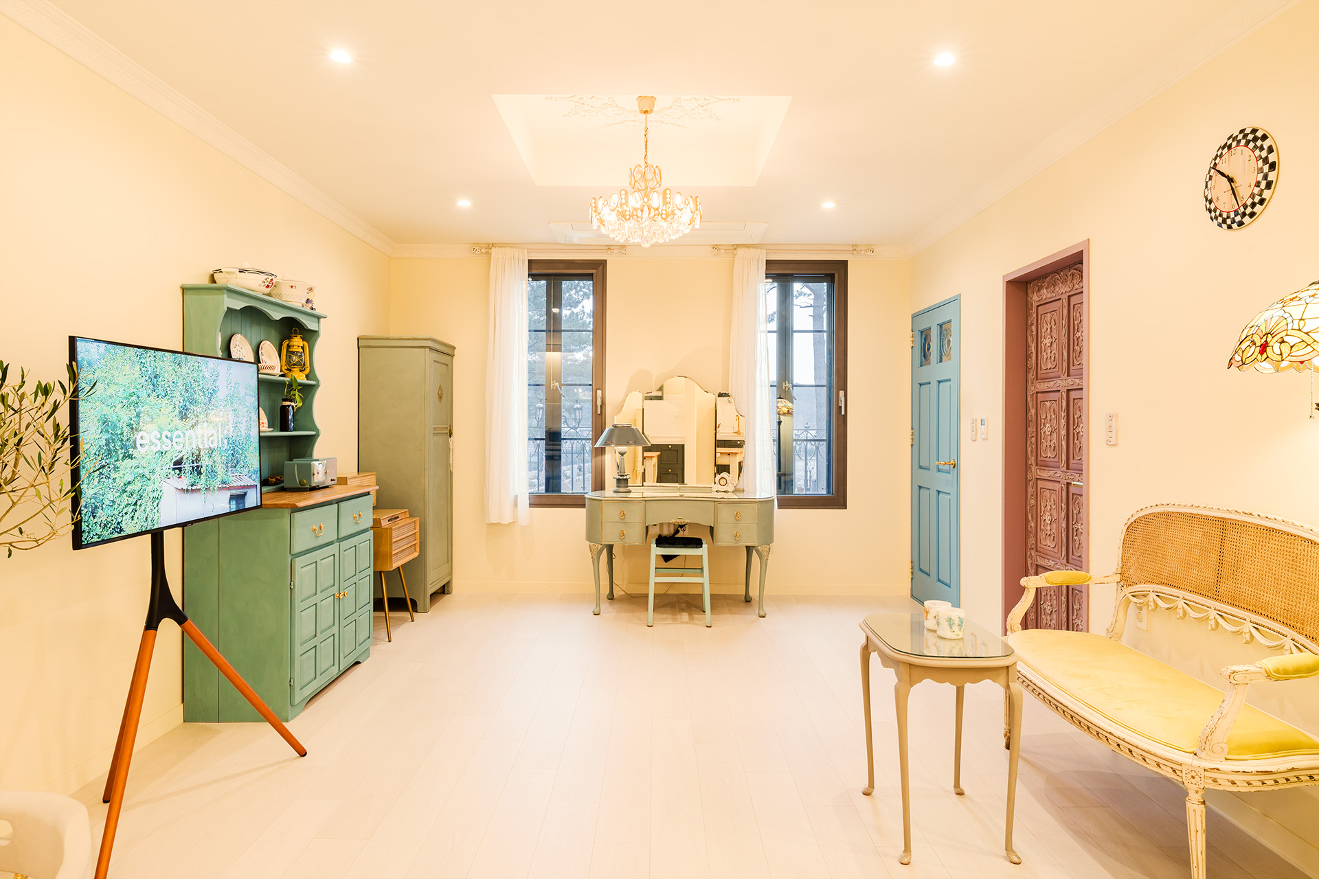 room detail thumbnail 0