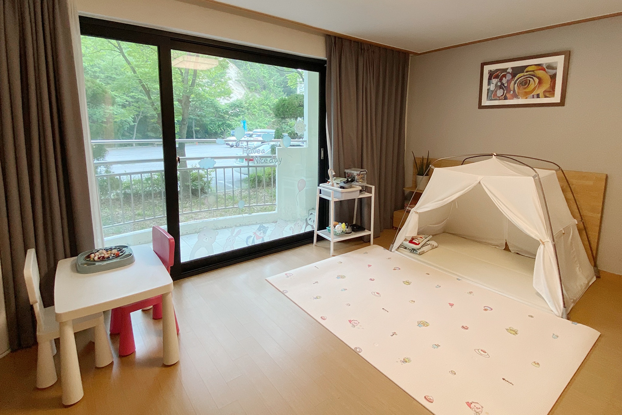 room detail thumbnail 0