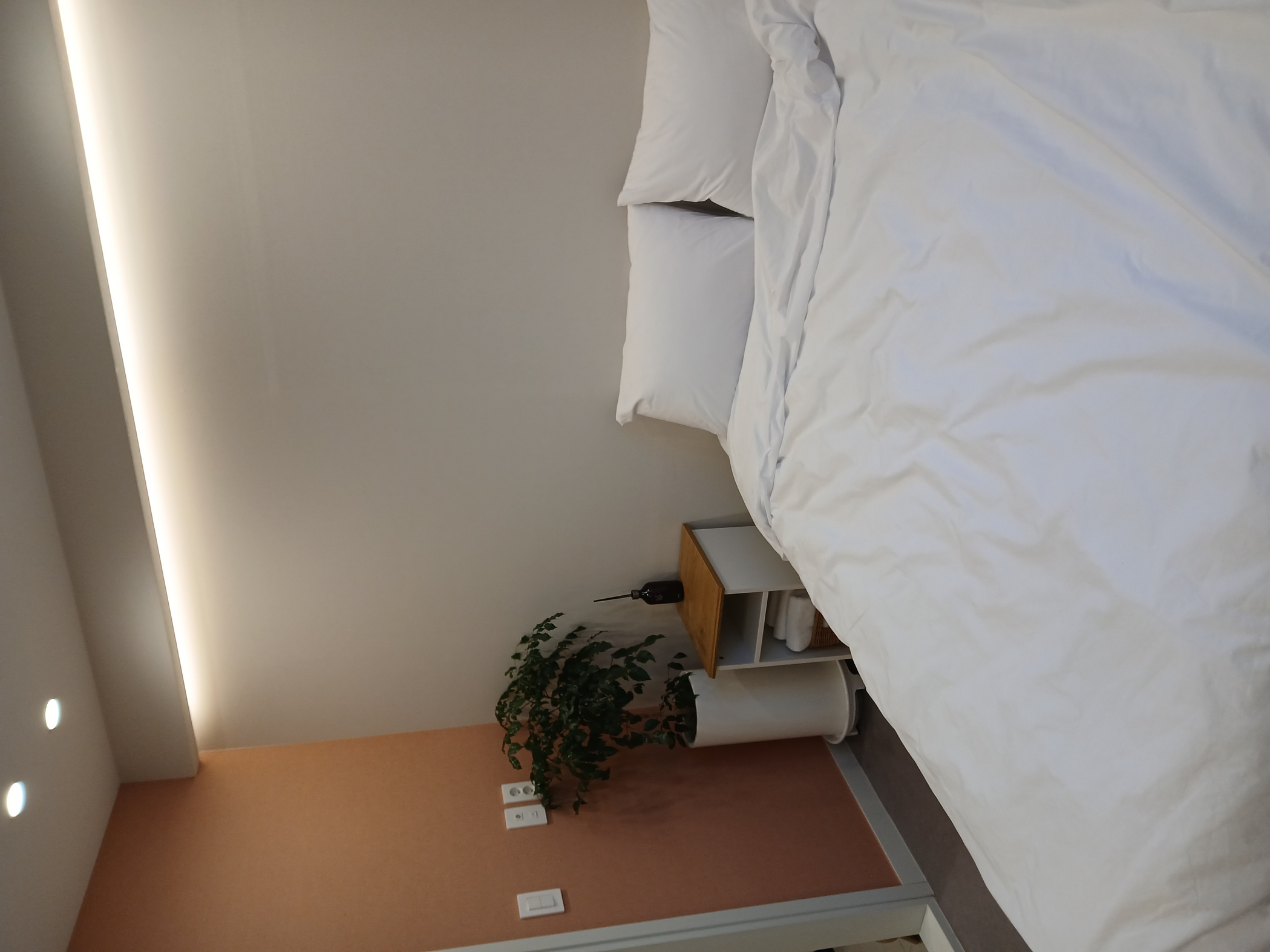 https://yaimg.yanolja.com/v5/2025/12/23/13/694a94f7b3e045.43579417.jpg